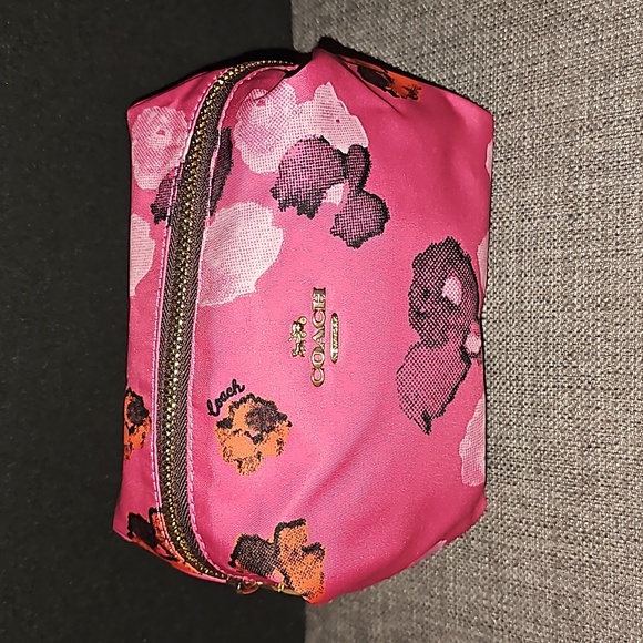Coach Small Boxy Cosmetic Case With Halftone Floral Print (Confetti Pink) NWOT - Picture 2 of 4